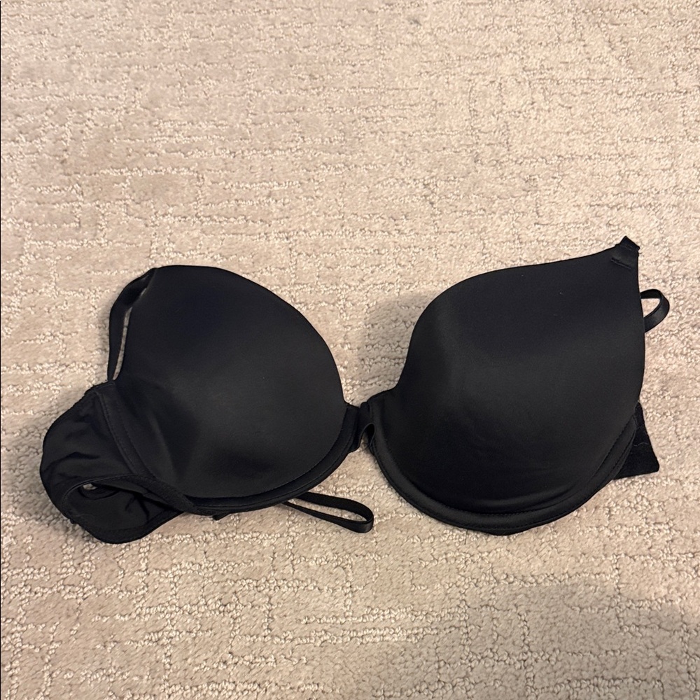 VS Pink 34/B Black Bra wear everywhere t shirt